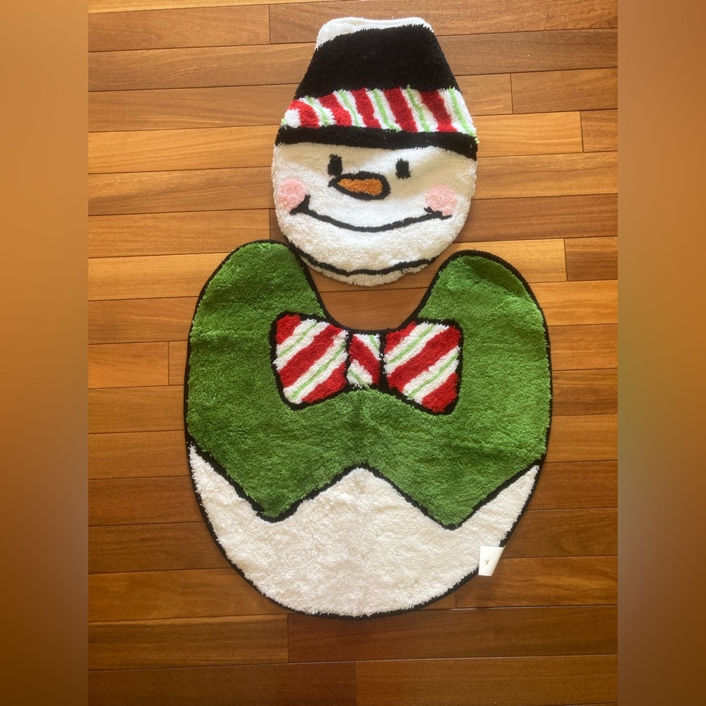 Avon Snowman Toilet Seat Cover and Rug 2008.            Never Used